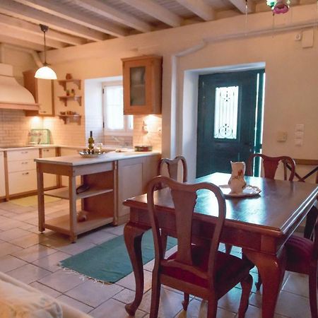 Traditional House In The Centre Of Vasiliki Екстер'єр фото
